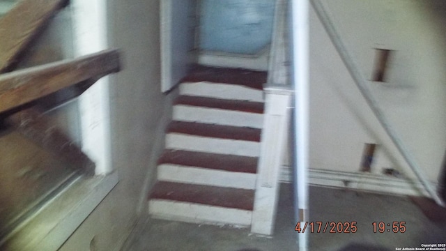 609 Ruiz St, San Antonio, TX 78207 - view of stairway