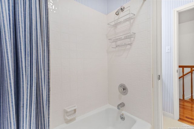 557 Timber Holw, New Braunfels, TX 78132 - full bathroom with shower / tub combo with curtain