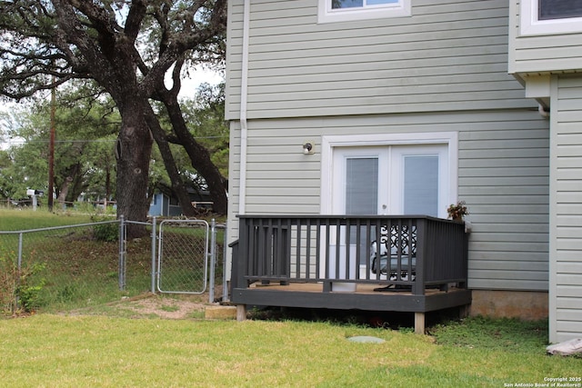 1215 Amanda, Canyon Lake, TX 78133 - wooden terrace featuring a gate