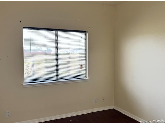 135 Muirfield Ln, Vernia, TX 78121 - unfurnished room featuring plenty of natural light and baseboards