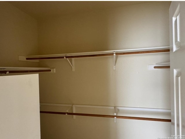 135 Muirfield Ln, Vernia, TX 78121 - view of spacious closet