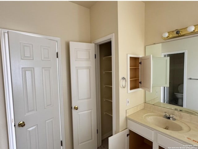 135 Muirfield Ln, Vernia, TX 78121 - bathroom with toilet and vanity