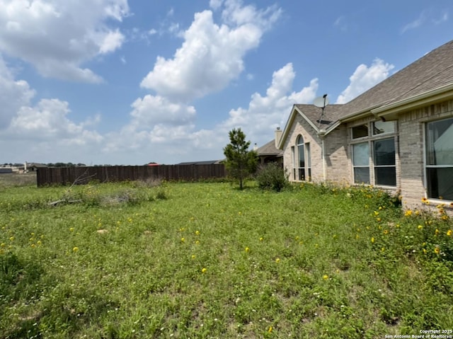 135 Muirfield Ln, Vernia, TX 78121 - view of yard