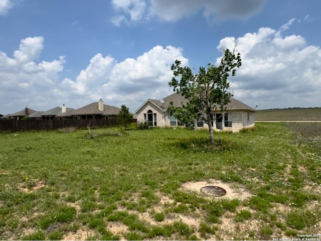 135 Muirfield Ln, Vernia, TX 78121 - view of yard
