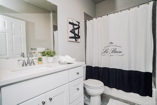 158 Landing Ln, New Braunfels, TX 78130 - bathroom with vanity, toilet, and shower / bath combo