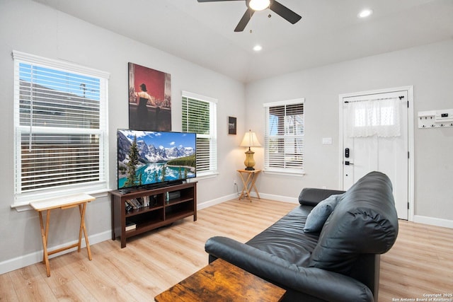 239 Porter, San Antonio, TX 78210 - living area with wood finished floors, a ceiling fan, baseboards, vaulted ceiling, and recessed lighting
