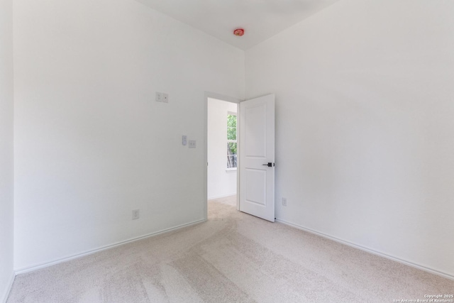 623 Recio St, San Antonio, TX 78225 - empty room featuring light carpet and baseboards