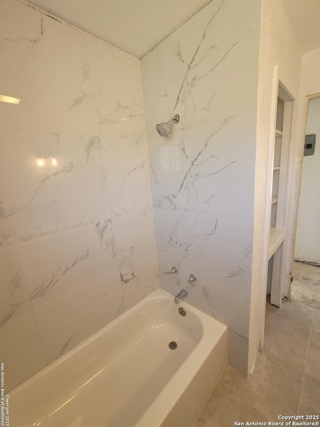 359 Revlon, San Antonio, TX 78227 - bathroom with shower / washtub combination