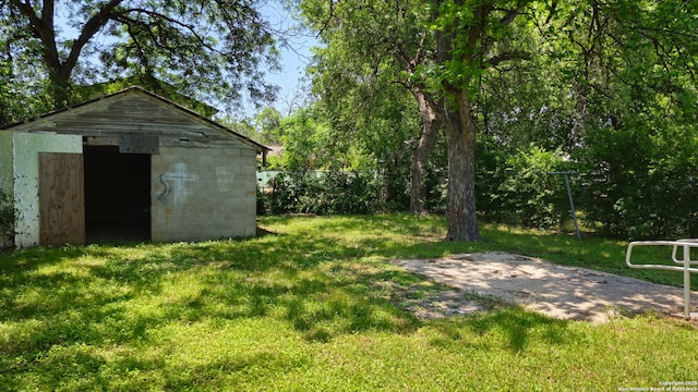 331 S San Gabriel, San Antonio, TX 78237 - view of green lawn