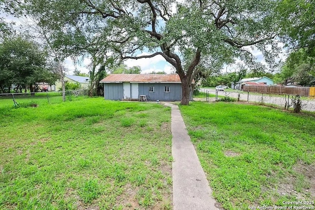 811 N Archer, Beeville, TX 78102 - view of yard