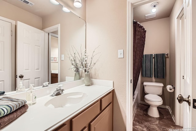 28 Cutter Grn, San Antonio, TX 78248 - full bathroom with toilet, vanity, and shower / bath combination with curtain