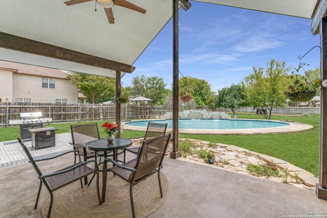 121 Maderas, Seguin, TX 78155 - view of patio with a ceiling fan, a grill, and outdoor dining space