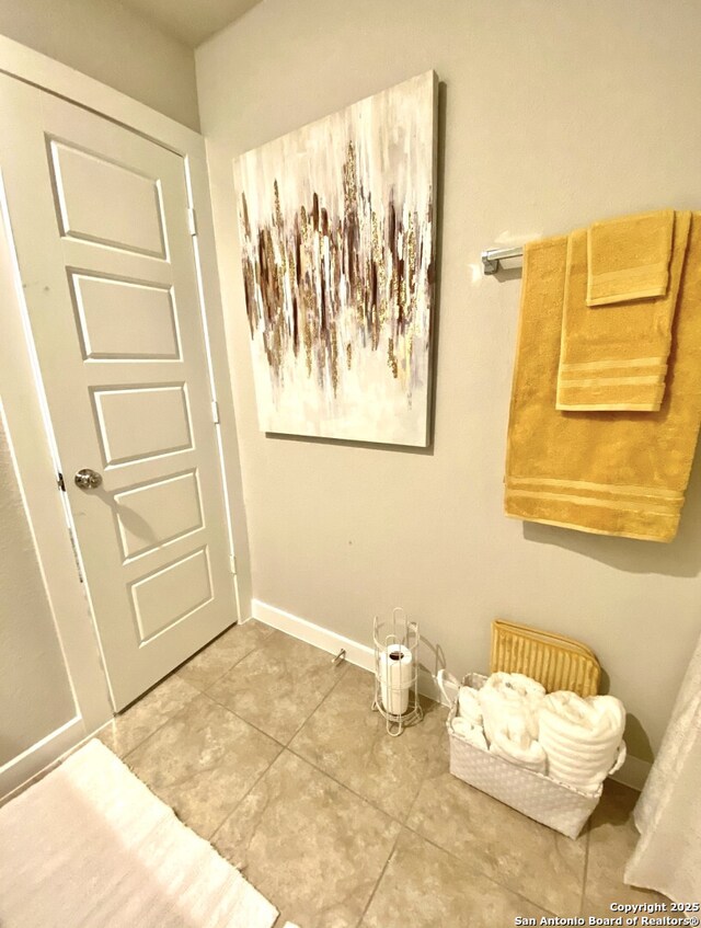 7003 Emerald Vly, San Antonio, TX 78242 - sitting room with tile patterned flooring