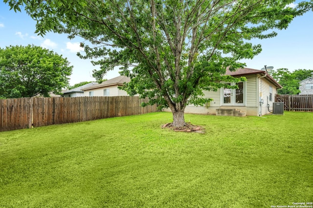 6826 Evercrest, San Antonio, TX 78239 - view of yard featuring central air condition unit