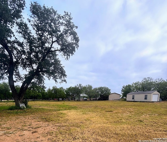 134 County Road 2664, Devine, TX 78016