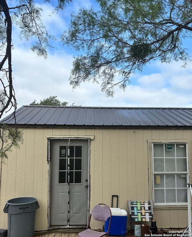 134 County Road 2664, Devine, TX 78016