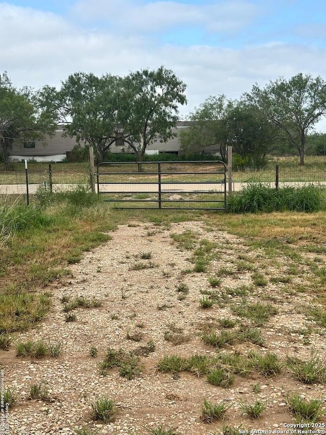 134 County Road 2664, Devine, TX 78016