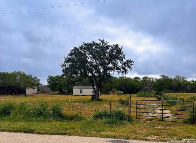 134 County Road 2664, Devine, TX 78016