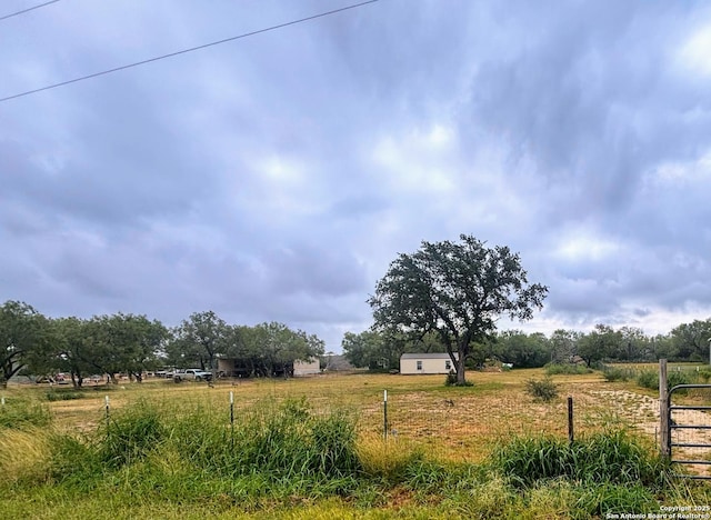 134 County Road 2664, Devine, TX 78016