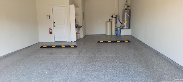 7604 Pecos Rdg, Boerne, TX 78015 - garage featuring water heater
