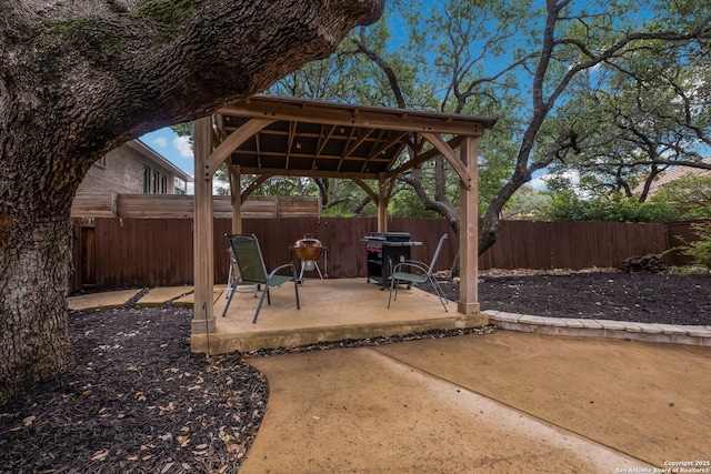 830 Emerald Bay, San Antonio, TX 78260 - fenced backyard featuring a patio area