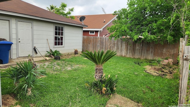 3255 Reforma, San Antonio, TX 78211 - view of yard