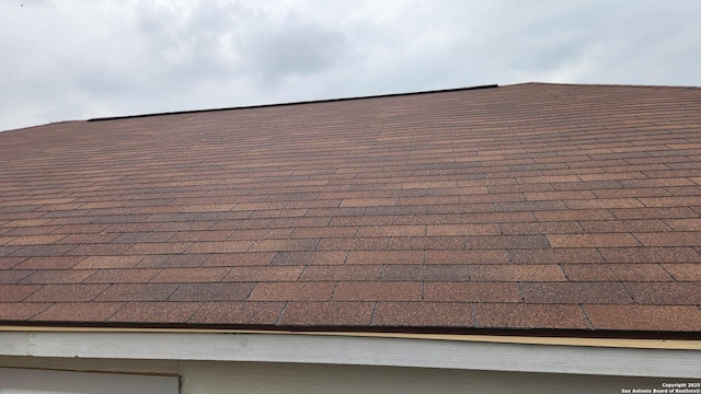 3255 Reforma, San Antonio, TX 78211 - exterior view of a shingled roof