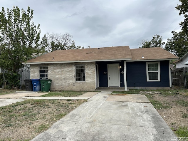 1807 Fresno, San Antonio, TX 78201 - ranch-style house with roof with shingles
