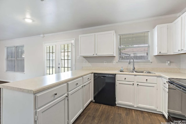1011 Cat Mesa, San Antonio, TX 78251 - kitchen featuring black appliances, a peninsula, a sink, white cabinetry, and light countertops