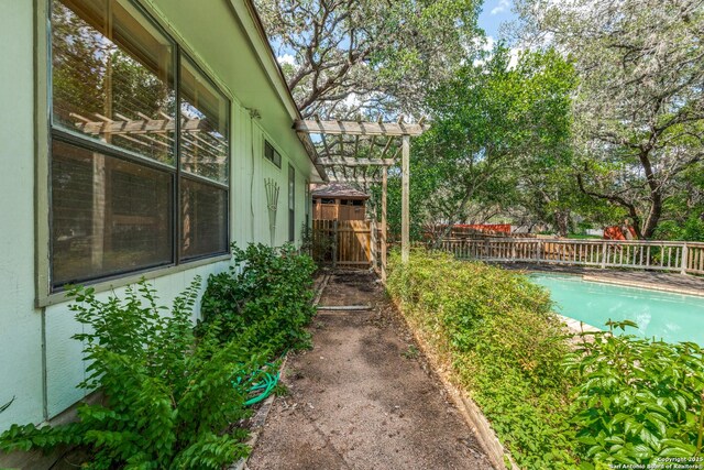 15314 Artesian Oaks, San Antonio, TX 78232 - view of yard with a gate
