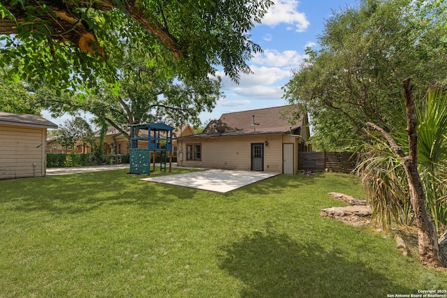 427 Donaldson, San Antonio, TX 78201 - view of yard with a patio and a playground