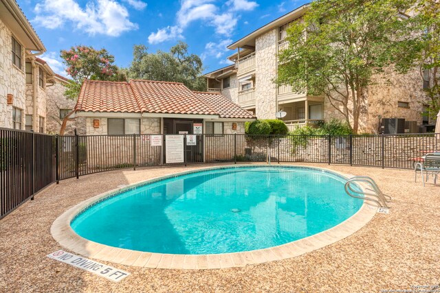 7738 Chambers Unit 612, San Antonio, TX 78229 - view of community pool