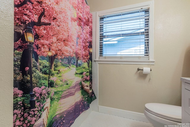 322 Pool, San Antonio, TX 78223 - bathroom featuring vanity, toilet, curtained shower, and baseboards