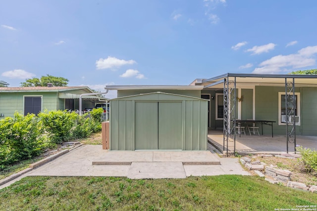 322 Pool, San Antonio, TX 78223 - back of property featuring a patio