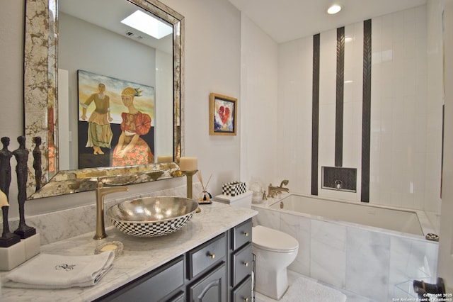 8 Kensington Ct, San Antonio, TX 78218 - full bath with toilet and vanity