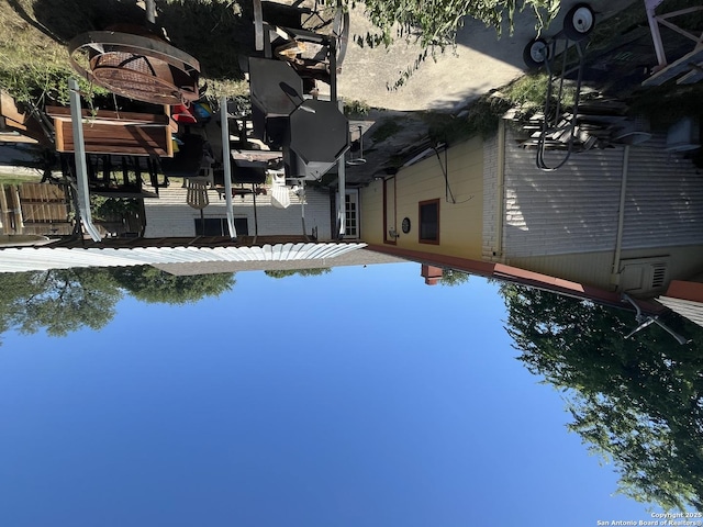 309 Royal, Converse, TX 78109 - view of pool