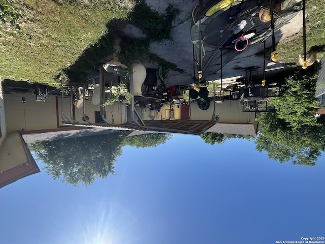 309 Royal, Converse, TX 78109 - view of swimming pool