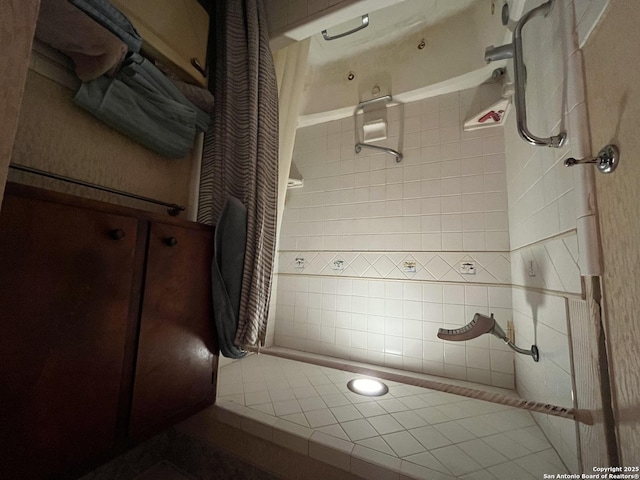 309 Royal, Converse, TX 78109 - view of bathroom
