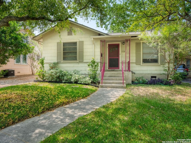 130 Alta Ave, San Antonio, TX 78209 - ranch-style house with a front lawn, central AC, crawl space, and entry steps