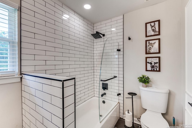 3618 Minthill, San Antonio, TX 78230 - full bathroom featuring toilet, washtub / shower combination, and recessed lighting