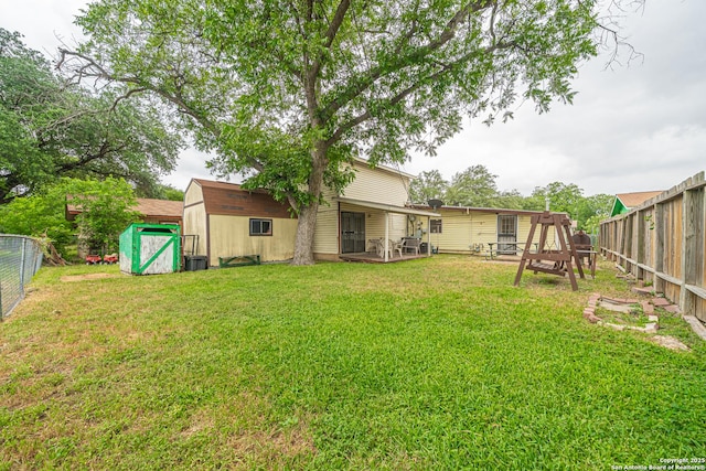 3211 Hatton, San Antonio, TX 78237 - view of yard featuring central AC