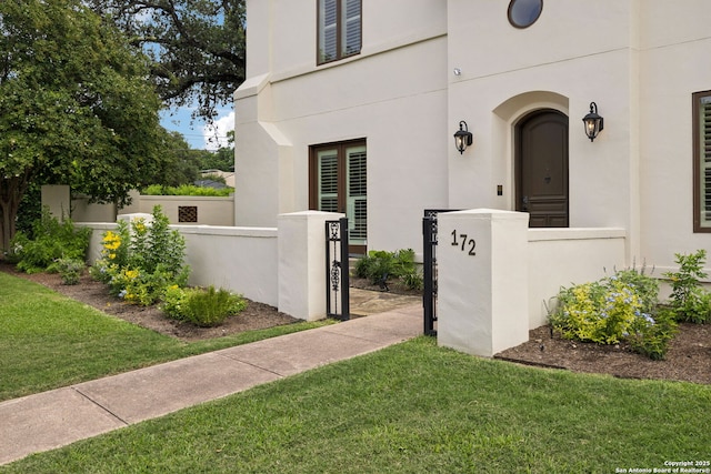 172 Katherine Ct Unit 1, San Antonio, TX 78209 - entrance to property with stucco siding