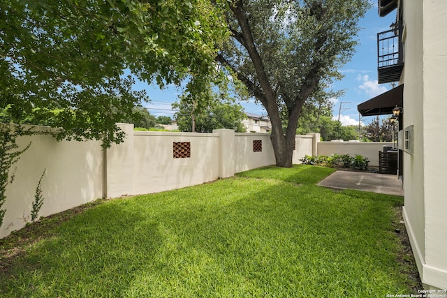 172 Katherine Ct Unit 1, San Antonio, TX 78209 - view of yard featuring a balcony and a patio