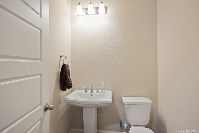 418 Sundance Way, San Antonio, TX 78253 - bathroom featuring toilet
