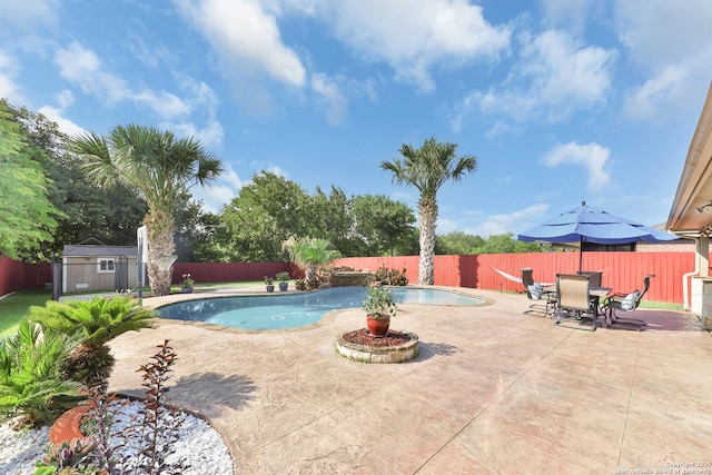 5327 Gemsbuck Chase, San Antonio, TX 78251 - view of swimming pool featuring a patio, a fenced backyard, and outdoor dining area