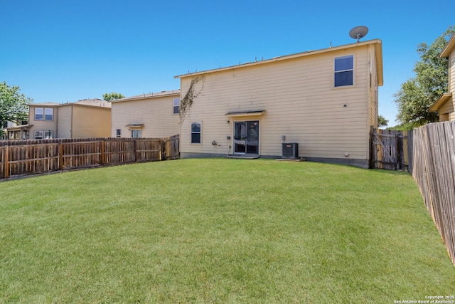 9423 Maraval Crk, San Antonio, TX 78245 - back of house with cooling unit