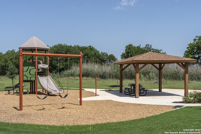 4141 Woodside Dr, Seguin, TX 78155 - communal playground with a gazebo and a lawn