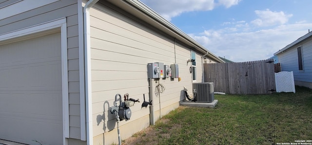 10814 Prusiner, Converse, TX 78109 - view of side of home featuring central AC unit