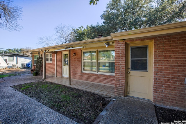 215 Five Oaks, San Antonio, TX 78209 - property entrance with brick siding