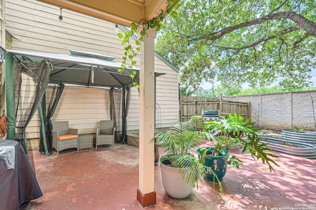 8517 Echo Crk, San Antonio, TX 78240 - fenced backyard featuring a gazebo and a patio area